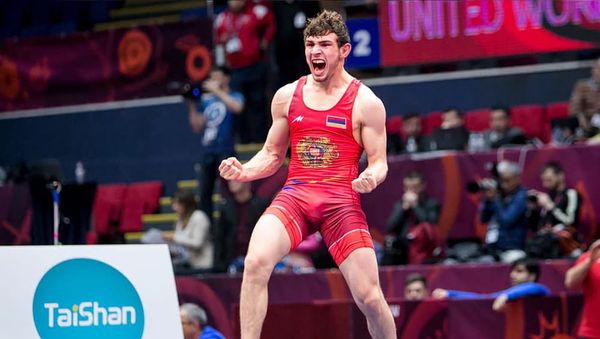 Армянский борец Арсен Арутюнян на Чемпионате Европы по борьбе (9 апреля 2019). Бухарест - Sputnik Армения
