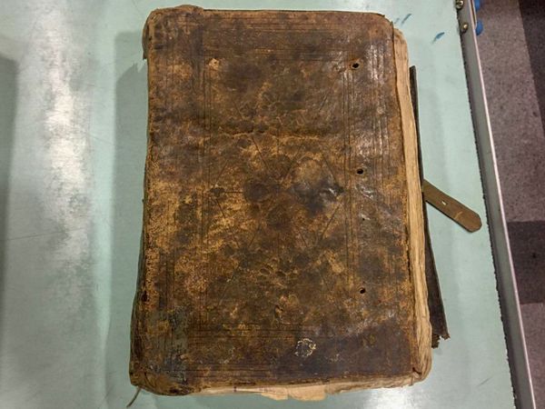 Истерзанные, но не убитые: история трех уникальных манускриптов, чудом попавших в Армению - Sputnik Армения