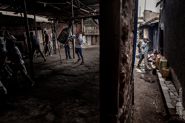 Снимок Boxing in Katangai фотографа John T. Pedersen, победивший в категории Sports конкурса World Press Photo Снимок Boxing in Katangai фотографа John T. Pedersen, победивший в категории Sports конкурса World Press Photo - Sputnik Армения
