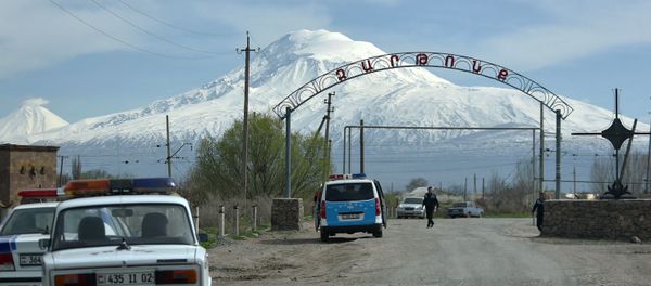 Сотрудники полиции в селе Зартонк (13 апреля 2019). Армавир - Sputnik Արմենիա