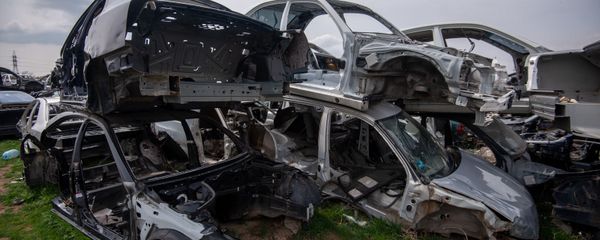 Автомобильная свалка в административном районе Малатия-Себастия Еревана Автомобильная свалка в административном районе Малатия-Себастия Еревана - Sputnik Армения