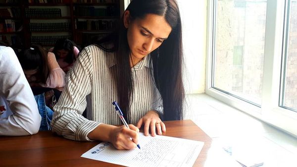 В Армении высокий уровень владения русским языком - Рыбинский о Тотальном диктанте - Sputnik Армения