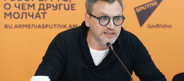 Вадим Такменев в проекте SputnikPro в мультимедийном пресс-центре Sputnik Армения (15 апреля 2019). Еревaн - Sputnik Армения
