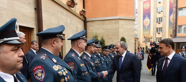 Премьер-министр Никол Пашинян на торжественном заседании, посвященном Дню полиции Армении - Sputnik Արմենիա