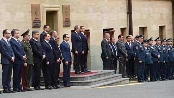 Премьер-министр Никол Пашинян на торжественном заседании, посвященном Дню полиции Армении Премьер-министр Никол Пашинян на торжественном заседании, посвященном Дню полиции Армении - Sputnik Արմենիա