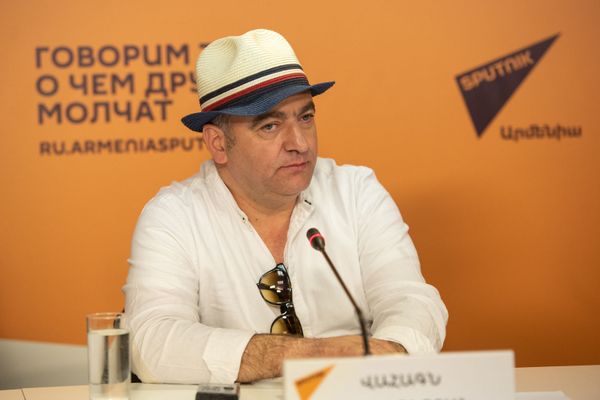 Странные звуки и концерт без программы: Тунчбояджян и Айрапетян обещают настоящее вау  - Sputnik Армения