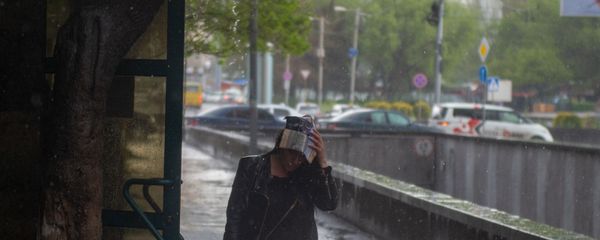 Сильный дождь с градом (17 апреля 2019). Еревaн Сильный дождь с градом (17 апреля 2019). Еревaн - Sputnik Армения