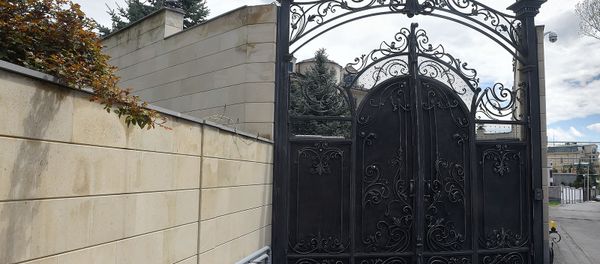 Сотрудники СНБ Армении проводят обыск в доме Миграна Погосяна (18 апреля 2019). Еревaн - Sputnik Արմենիա