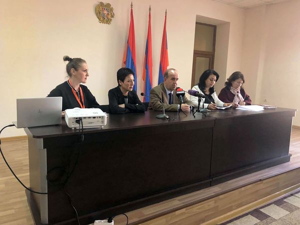 В Шираке внедряют систему опеки над детьми: интернаты в Армении уйдут в прошлое?  - Sputnik Армения