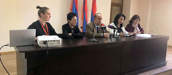 Начало программы Семейная среда и обществееные услуги для детей Армении в Ширакской области (18 апреля 2019). Гюмри - Sputnik Արմենիա