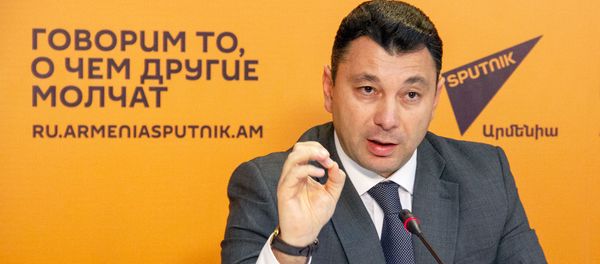 Эдуард Шармазанов на пресс-конференции Внутренняя и внешнеполитическая повестка и вызовы, стоящие перед Арменией (19 апреля 2019). Еревaн - Sputnik Արմենիա