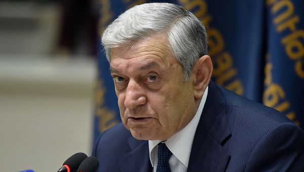 Пресс-конференция министра по чрезвычайным ситуациям Феликсa Цолакянa (19 апреля 2019). Еревaн Пресс-конференция министра по чрезвычайным ситуациям Феликсa Цолакянa (19 апреля 2019). Еревaн - Sputnik Արմենիա