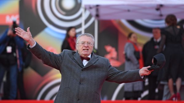 Лидер фракции ЛДПР Владимир Жириновский на открытии 41-го Московского Международного кинофестиваля - Sputnik Армения