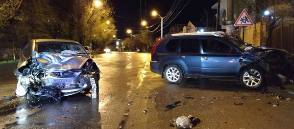 Дорожно-транспортное происшествие на улице Бабаджаняна (19 апреля 2019). Еревaн Дорожно-транспортное происшествие на улице Бабаджаняна (19 апреля 2019). Еревaн - Sputnik Армения
