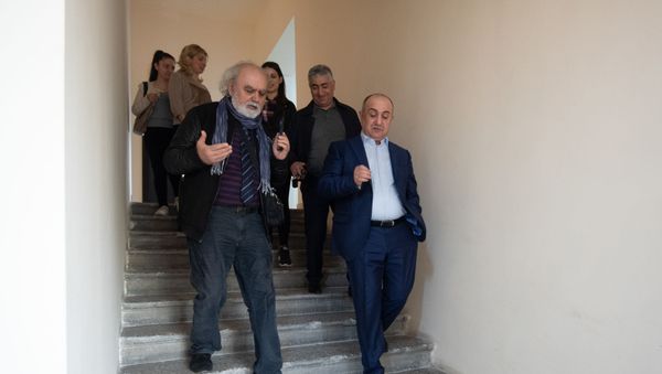 Самвел Бабаян после завершения пресс-конференции (19 апреля 2019). Еревaн Самвел Бабаян после завершения пресс-конференции (19 апреля 2019). Еревaн - Sputnik Արմենիա