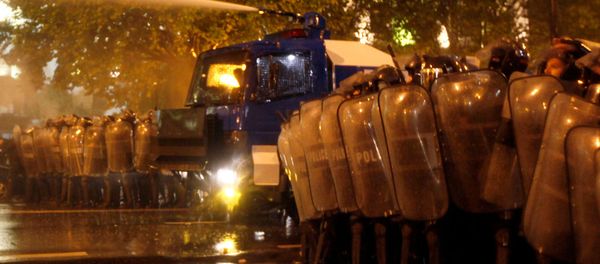 Грузинская поиция разгоняет митингующих активистов. Архивное фото Грузинская поиция разгоняет митингующих активистов. Архивное фото - Sputnik Армения