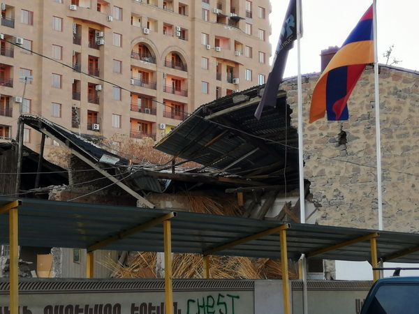 Փաշինյանի աչքից հեռու. Երևանում «սխալ» դրոշների պակաս չկա. ո՞ւմ են ազատելու աշխատանքից Փաշինյանի աչքից հեռու. Երևանում «սխալ» դրոշների պակաս չկա. ո՞ւմ են ազատելու աշխատանքից - Sputnik Արմենիա