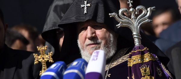 Католикос Гарегин второй в мемориальном комплексе Цицернакаберд (24 апреля 2019). Еревaн - Sputnik Արմենիա