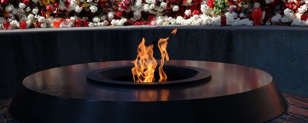 Вечный огонь мемориального комплекса Цицернакаберд - Sputnik Արմենիա