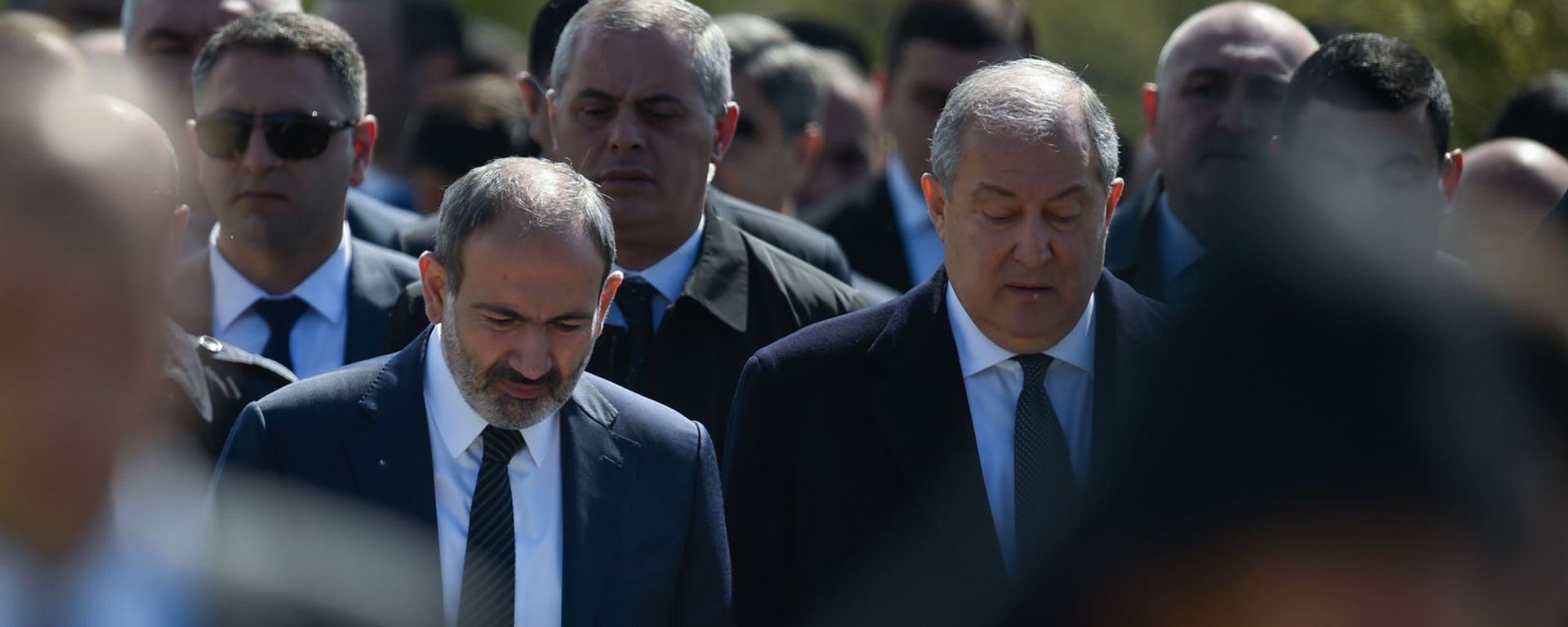 Премьер-министр Никол Пашинян и президент Армен Саркисян в мемориальном комплексе Цицернакаберд (24 апреля 2019). Еревaн - Sputnik Արմենիա, 1920, 20.05.2019