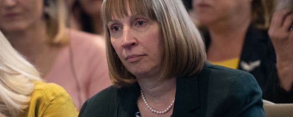 Посол США в Армении Линн Трейси на Международном форуме Всемирной Ассоциации женщин - предпринимателей (26 апреля 2019). Еревaн Посол США в Армении Линн Трейси на Международном форуме Всемирной Ассоциации женщин - предпринимателей (26 апреля 2019). Еревaн - Sputnik Армения