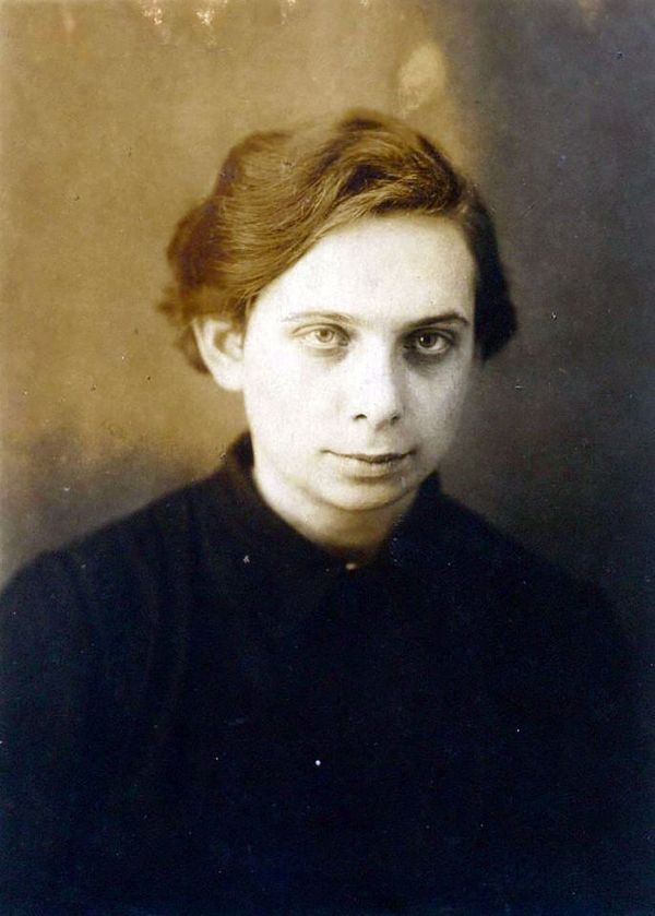 Мелодия грабара на русском: как 99-летняя переводчица услышала поэзию Нарекаци Мелодия грабара на русском: как 99-летняя переводчица услышала поэзию Нарекаци - Sputnik Армения