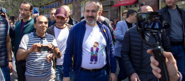 Никол Пашинян на празднике день гражданина в Ереване Никол Пашинян на празднике день гражданина в Ереване - Sputnik Армения