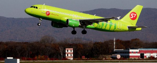Самолет Airbus А320 авиакомпании S7 Airlines Самолет Airbus А320 авиакомпании S7 Airlines - Sputnik Армения