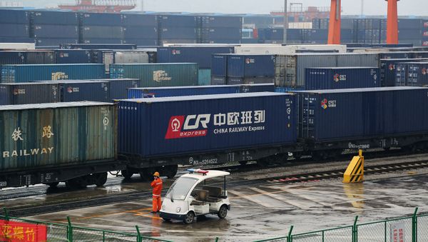 Поезд, перевозящий контейнеры China Railway Express на железнодорожной станции Чунцин (30 марта 2019). Китай - Sputnik Արմենիա