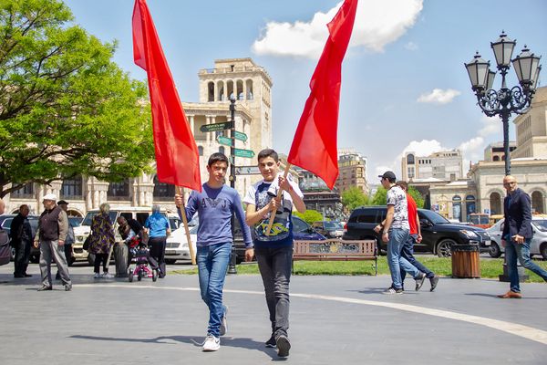Կոմունիստների երթը Երևանում - Sputnik Արմենիա