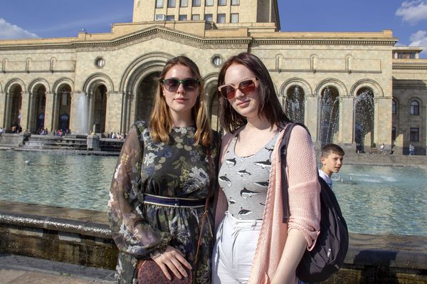 В Москве бы такого не сделали: почему россияне приезжают в Армению В Москве бы такого не сделали: почему россияне приезжают в Армению - Sputnik Армения