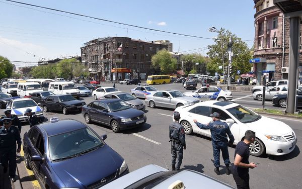 ՃՈ պետի հետ հանդիպումից հետո վարորդները սկսեցին բացել երթևեկությունը - Sputnik Արմենիա