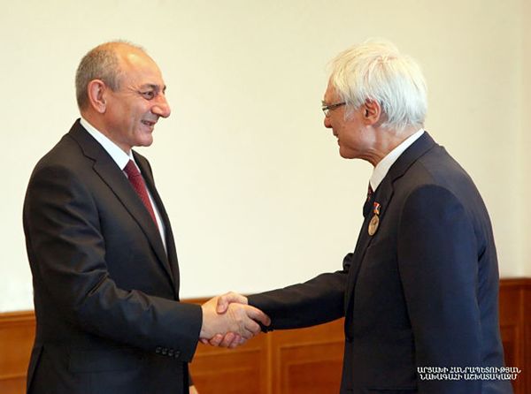 Բակո Սահակյանը Մանսուրյանին «Երախտագիտության» մեդալով է պարգևատրել. լուսանկար - Sputnik Արմենիա