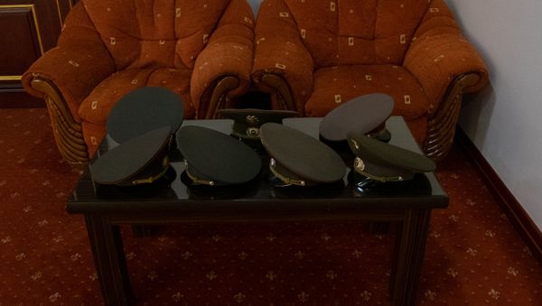 Фуражки участников конференции Память и актуальное звучание Великой Победы: 74-летие победы в Великой отечественной войне (4 мая 2019). Еревaн - Sputnik Армения