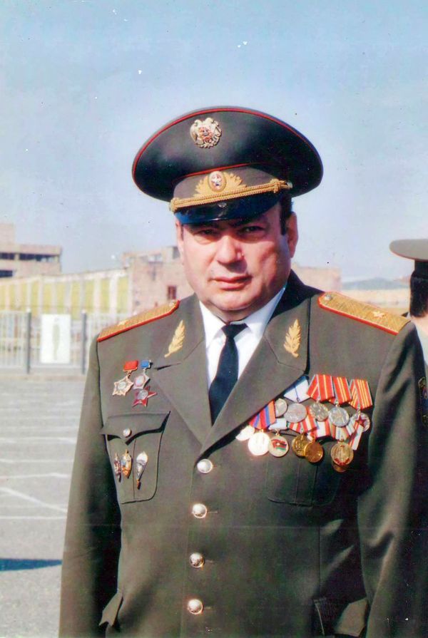 Спец, поднявший военную разведку Армении: как Басенци Азоян нашел жучок в фуражке турка Спец, поднявший военную разведку Армении: как Басенци Азоян нашел жучок в фуражке турка - Sputnik Армения