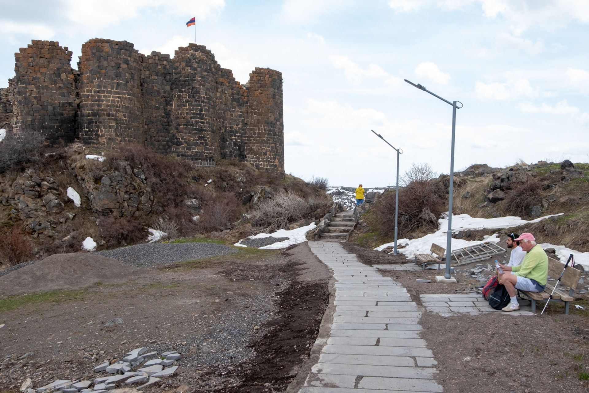 Туристы у крепости Амберд - Sputnik Армения, 1920, 10.02.2023