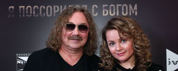 Композитор и певец Игорь Николаев с супругой певицей Юлией Проскуряковой Композитор и певец Игорь Николаев с супругой певицей Юлией Проскуряковой - Sputnik Армения