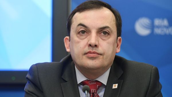 Руководитель исполкома Общероссийского общественного гражданско-патриотического движения Бессмертный полк России Артем Хуторской - Sputnik Армения
