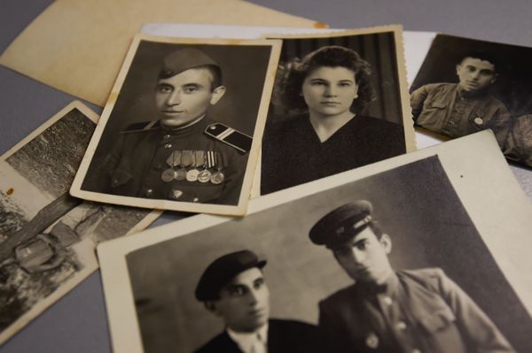 Фотографии участника Великой отечественной войны Вазрика Коркотяна и его супруги, блокадницы Ленинграда Варвары Васильевой - Sputnik Армения