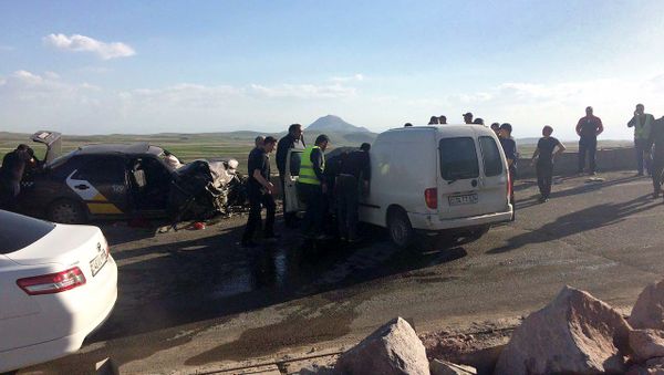 Дорожно-транспортное происшествие на трассе Ереван-Гюмри, участок подъема Мастара (8 мая 2019). Еревaн - Sputnik Արմենիա