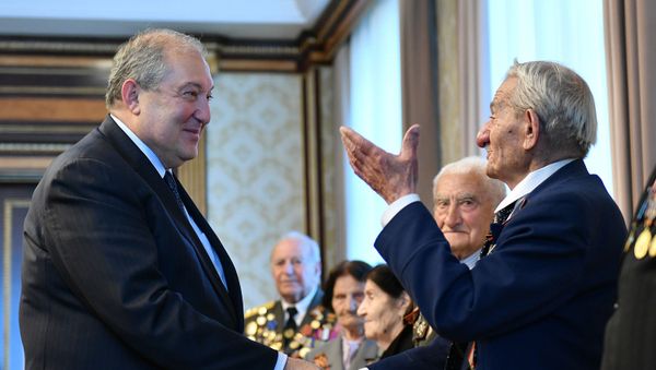 Президент Армен Саркисян встретился с ветеранами Великой Отечественной войны (8 мая 2019). Еревaн - Sputnik Армения
