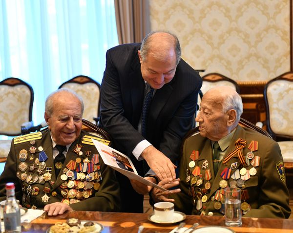 Президент Армении принял почетных гостей – ветеранов Великой Отечественной - Sputnik Армения