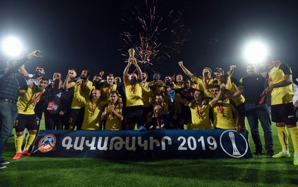 Победители Кубка Армении по футболу 2018-2019 ФК Алашкерт (8 мая 2019). Еревaн - Sputnik Армения