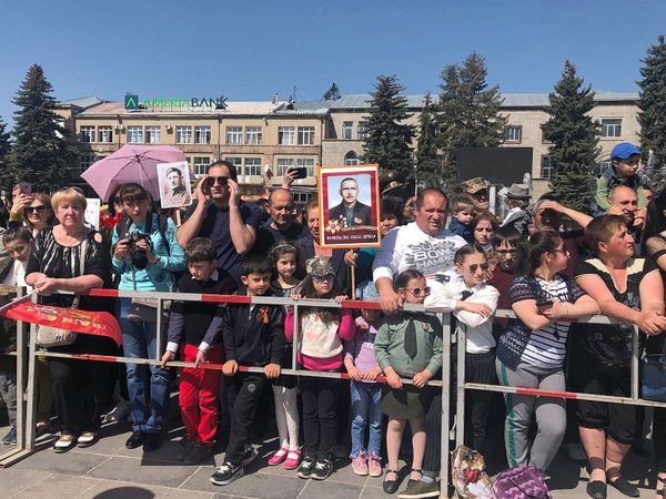 Մեկ րոպե լռություն ու զորահանդես. ինչպես Հաղթանակի տոնը նշեցին Գյումրիում  - Sputnik Արմենիա