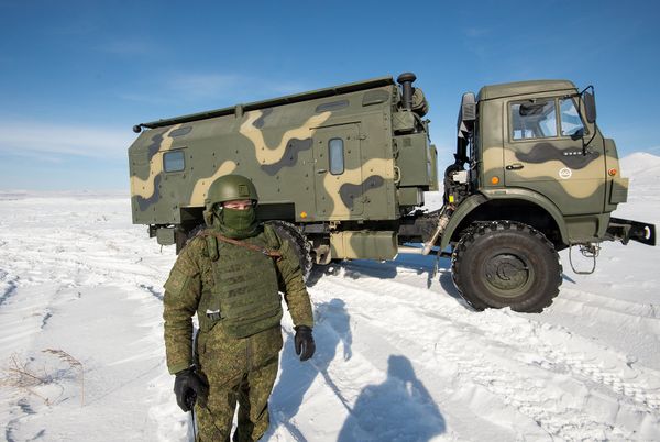 Военный Камаз, доставивший на место беспилотники Военный Камаз, доставивший на место беспилотники - Sputnik Армения