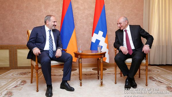 Встреча премьер-министра Армении Никола Пашиняна и президента Карабаха Бако Саакяна (9 мая 2019). Степанакерт - Sputnik Армения