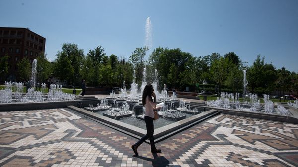Отремонтированный парк к 2800-летию Еревана - Sputnik Армения