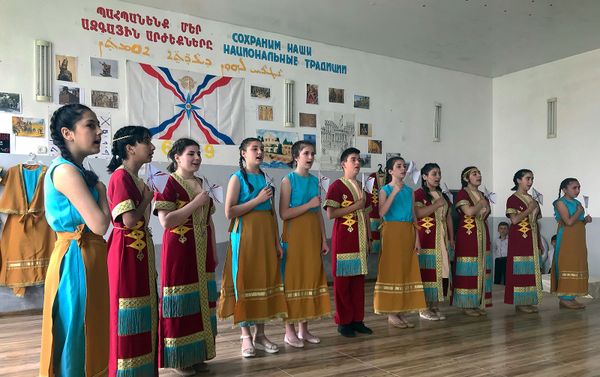 Школьное мероприятие в ассирийском селе Димитров, Армения Школьное мероприятие в ассирийском селе Димитров, Армения - Sputnik Армения