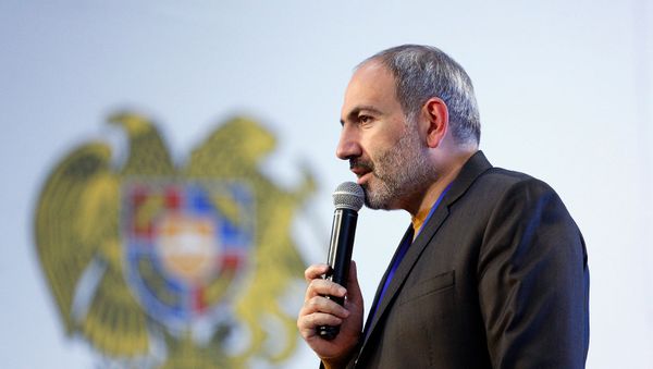 Премьер-министр Никол Пашинян на инвестиционном бизнес-форуме “Мой шаг во имя Гегаркуникской области” (11 мая 2019). Гавар - Sputnik Армения