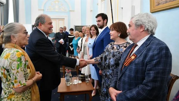 Նախագահի նստավայրում հյուրընկալվել էին Հայրենական մեծ պատերազմի զորավարների ժառանգները - Sputnik Արմենիա
